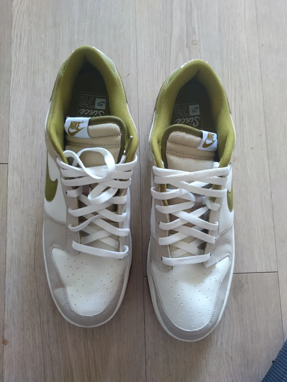 Nike Men’s White and Olive Green Low-Top Sneakers